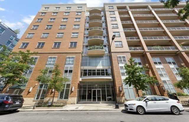 950 W MONROE Street