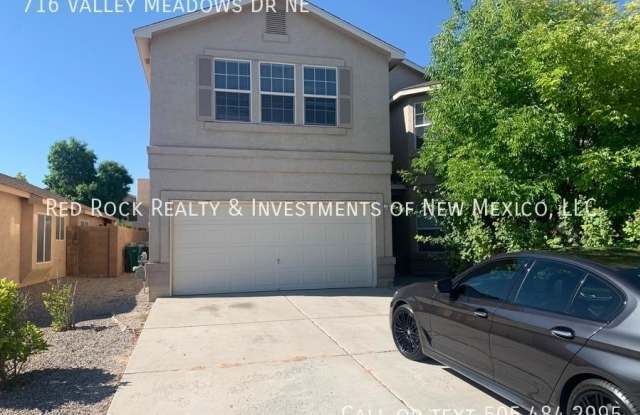 716 Valley Meadows Dr Ne