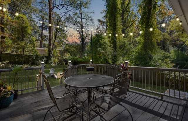 1290 Glen Forest Way