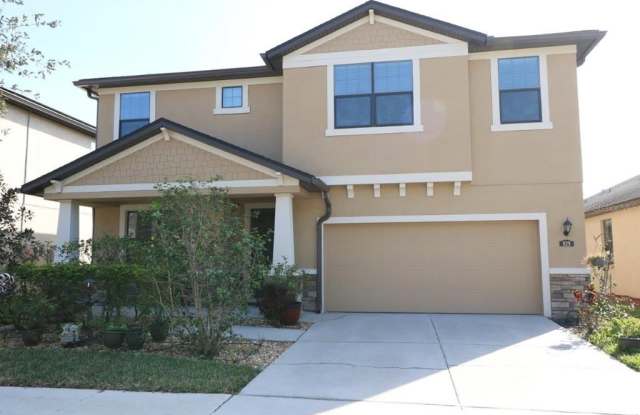 829 VINO VERDE CIRCLE