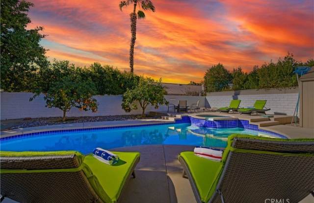 44185 Camino Lavanda
