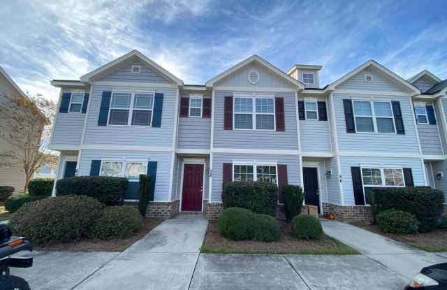 2 bedroom 2.5 bath townhome in Springlakes