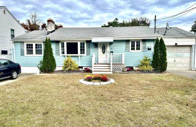 101 Perry Street - 101 Perry Street, Keyport, NJ 07735