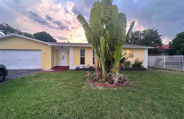 17445 SW 108th Ct