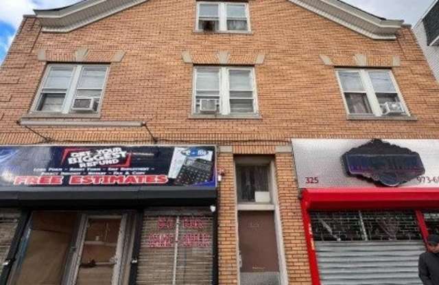 325 10Th Ave - 325 10th Avenue, Paterson, NJ 07514