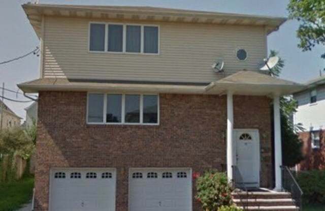 17 Banta Ave