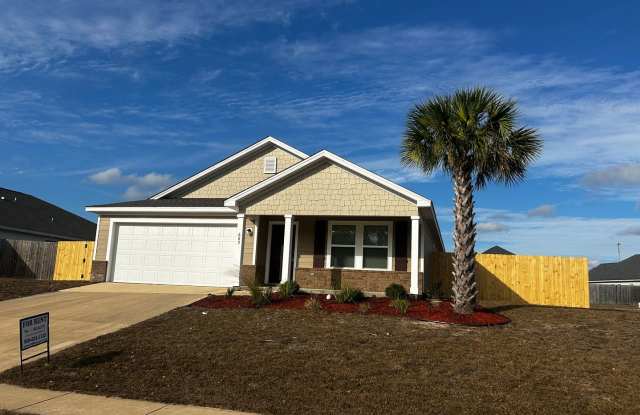 Photo of Beautiful 4/2 home with NEW fenced yard