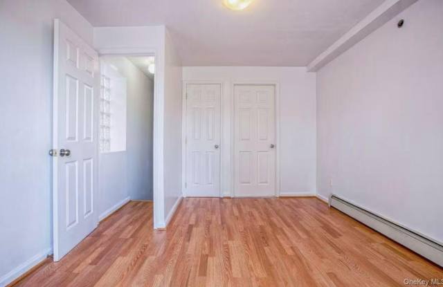 132-73 Maple Avenue unit: 4D