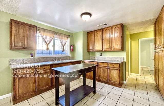 1122 East 60th Street