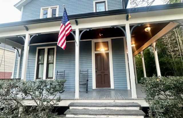 Photo of 538 Fatherland Street - Lower Unit