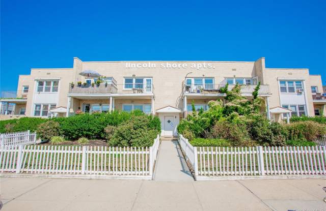 Photo of 325 Shore Road unit: 1E