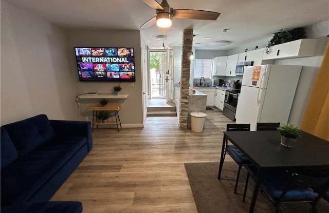 Photo of 5045 Spencer Street