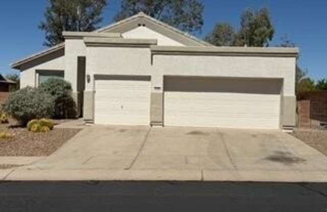 11101 N Tapestry Drive