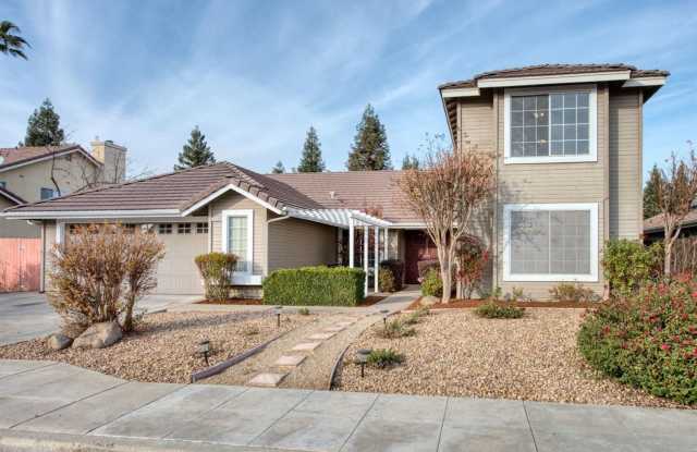 Spacious 5 Bedroom Clovis Home