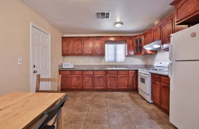 1374 W 35th Place - Co-Living