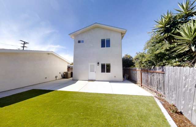 PRIVATE YARD!! 4BD/2BR, Corner of Tipton and 63rd