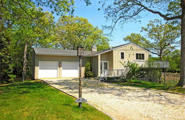 21 Peconic AVenue photos photos