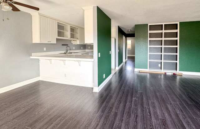 2 Bedroom, 2 Bath Upstairs Condo in El Cajon