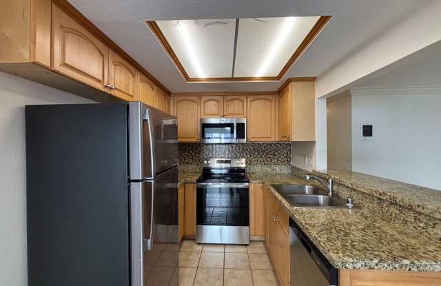 Bright 2BD/2BA Condo in Golden Hill with In-Unit Laundry & Tandem Parking