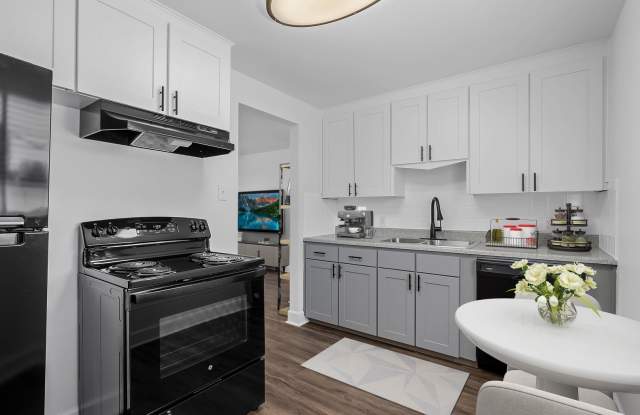 Amazing! Renovated Apartments- Must See! Great Location in Wheatridge