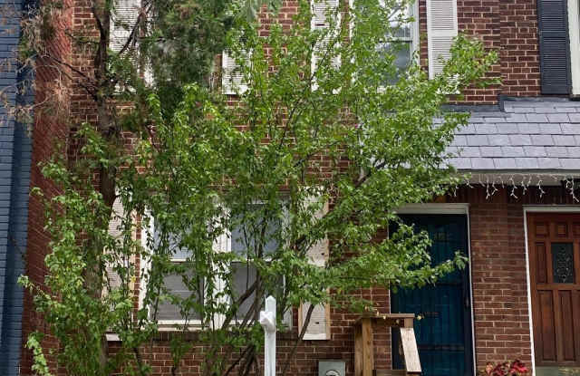 239 WARREN STREET NE
