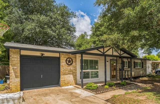 3-BEDROOM, 3-BATHROOM IN SCHERTZ