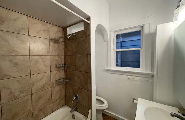 2425-2427 Ellsworth Street - 2427