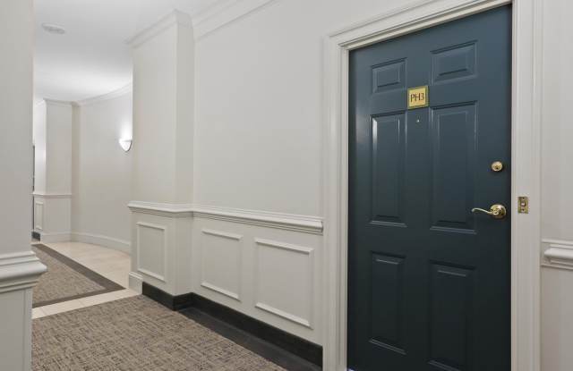 3830 9TH Street N unit: Ph3e