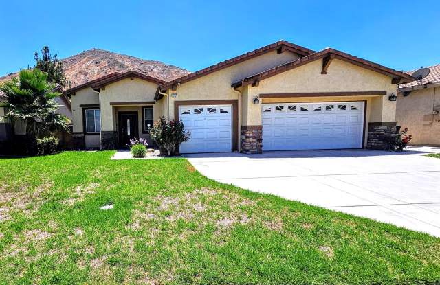 REDMAPLE ST  FONTANA  (3 BED / 2 BATH)
