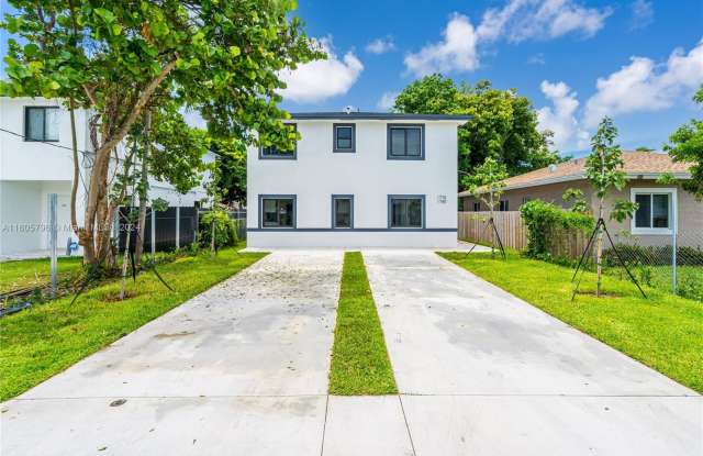 1821 NW 69th St