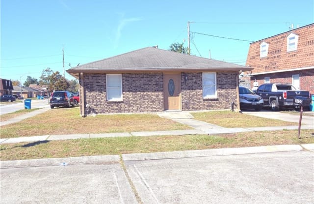 3700 RICHELIEU Court - 3700 Richelieu Ct, Chalmette, LA 70043