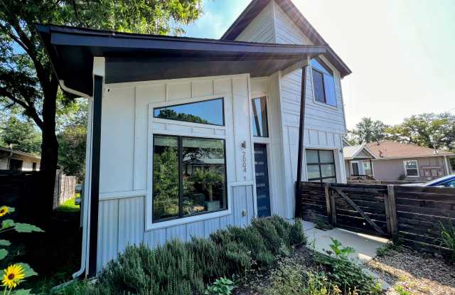 2004 East 10th Street