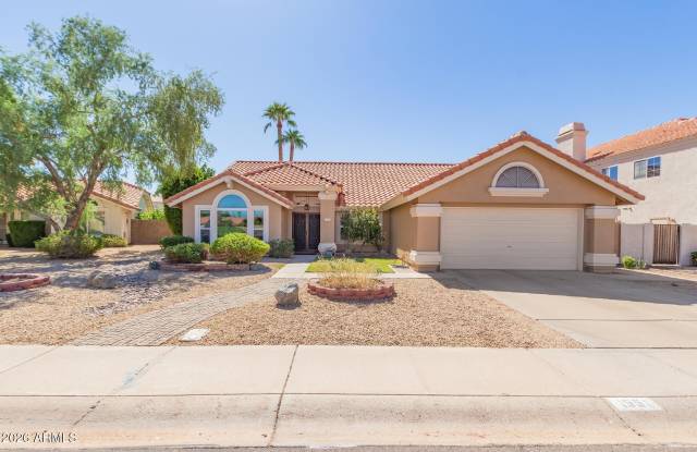 1551 W IRONWOOD Drive