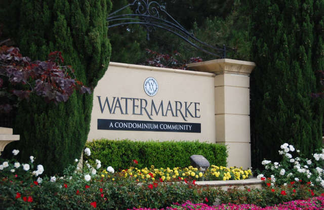 Top Floor One Bedroom Unit in Gated Community of Watermarke, Irvine