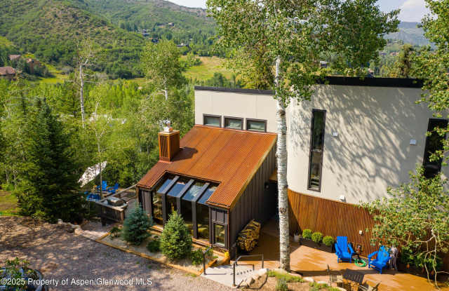 145 N Ridge Lane unit: 2