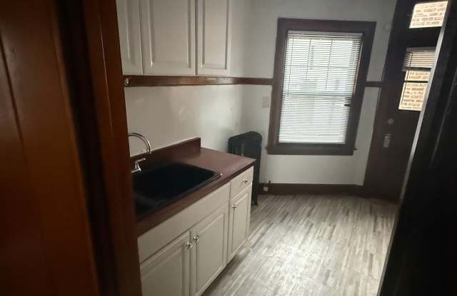 3948 North Marmora Avenue