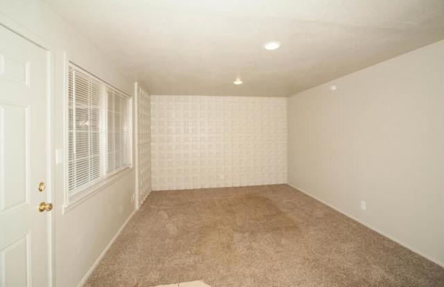 109 S. 9th St., Apt. 101 - 109 South 9th Street, Broken Arrow, OK 74012