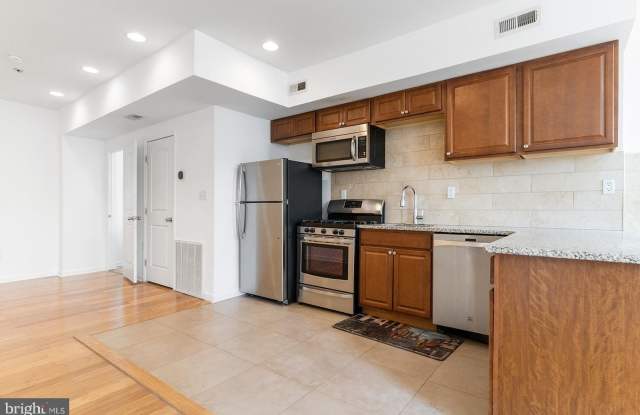 227 E GIRARD Avenue unit: 2