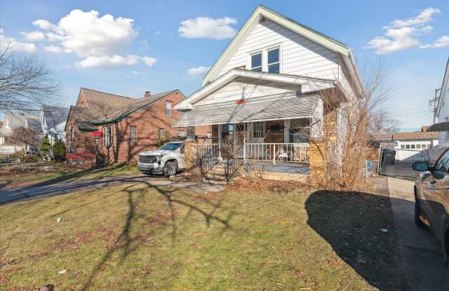 1702 Tuxedo Avenue