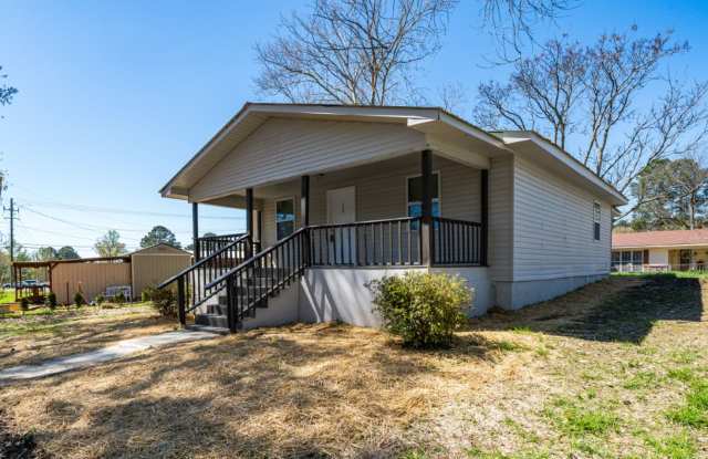 Move in Promo- $300 off First Month's Rent! Renovated 3BR Gem in Dora!