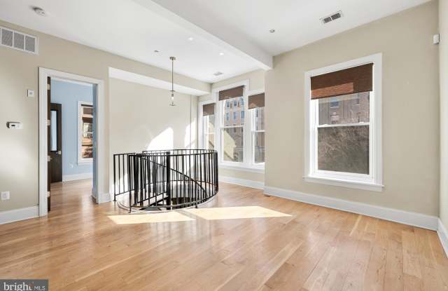 2009 COLUMBIA ROAD NW