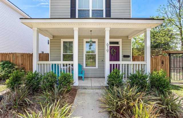 619 East Henry Street