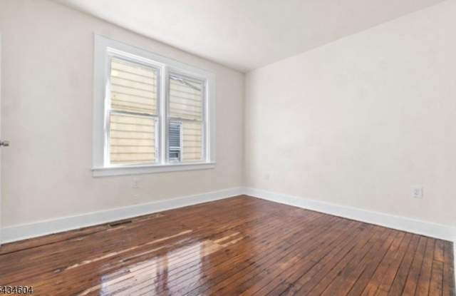 24 Irving Ave
