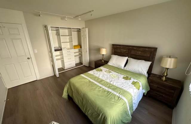 210 La Fayette Park Pl