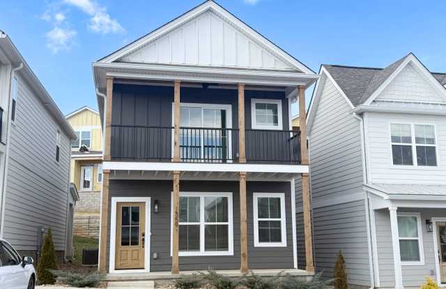 Modern 3-Bedroom Home with Flex Room, Pool, and Pickleball Court at Highbury