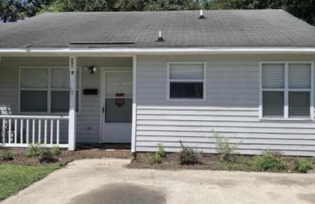 Photo of 659 E Third Street unit: B