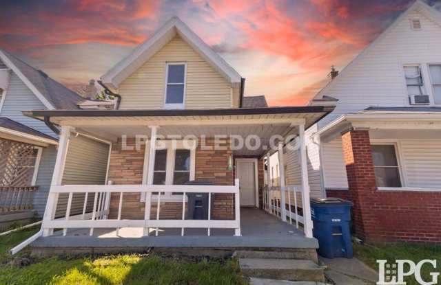 Photo of 1204 Navarre Ave.