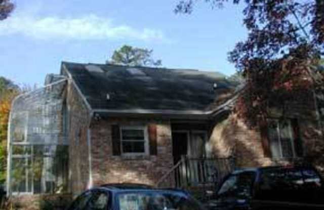 3 bedroom / 2 bathroom ~ 616 Brent Road ~ Very Spacious Townhouse! photos photos