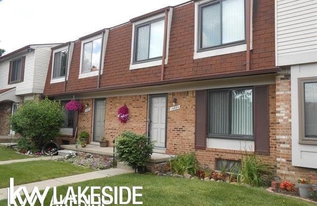 16884 KINGSBROOKE - 16884 Kingsbrooke Drive, Macomb County, MI 48038