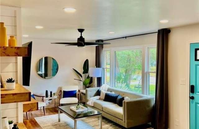 695 Kennesaw Drive SE